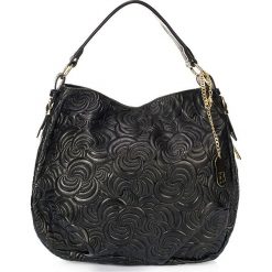 Skórzana torebka w kolorze czarnym - 42 x 30 x 12 cm. Czarne torebki klasyczne damskie Black Bags, w paski, ze skóry, na ramię, bez dodatków. W wyprzedaży za 364,95 zł.