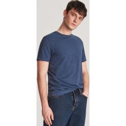 Gładki T-shirt - Granatowy. Niebieskie t-shirty męskie Reserved, s, bez wzorów, bez kołnierzyka. Za 24,99 zł.