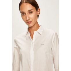 Lacoste - Koszula. Białe bluzki damskie Lacoste, na co dzień, bez wzorów, z poliesteru, casualowe, z okrągłym kołnierzem, z długim rękawem. Za 419,90 zł.