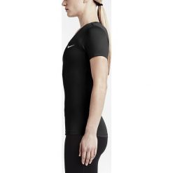 Nike - Top. Czarne topy damskie Nike, s, bez wzorów, z poliesteru, z okrągłym kołnierzem. W wyprzedaży za 149,90 zł.