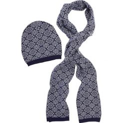 Cellbes Czapka + szalik granatowy biały female niebieski/biały One size. Niebieskie szaliki damskie Cellbes, bez wzorów, z dzianiny. Za 139,00 zł.