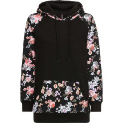 Bluza z kapturem bonprix czarny w kwiaty. Czarne bluzy rozpinane damskie bonprix, w kwiaty, z kapturem. Za 74,99 zł.