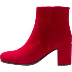 Unisa OMER Ankle boot garnet. Czerwone botki damskie skórzane marki Unisa. Za 589,00 zł.
