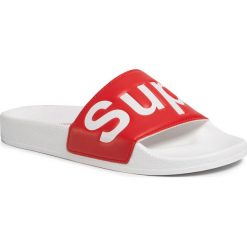 Klapki SUPERGA - 1908 Puu S111I2W White/Red A06. Czerwone klapki damskie Superga, bez wzorów, ze skóry ekologicznej, bez obcasa. W wyprzedaży za 109,00 zł.