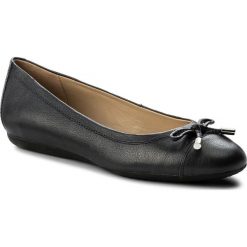 Baleriny GEOX - D Lola A D93M4A 00043 C4064 Navy. Niebieskie baleriny damskie Geox, bez wzorów, ze skóry, klasyczne, bez obcasa. W wyprzedaży za 219,00 zł.