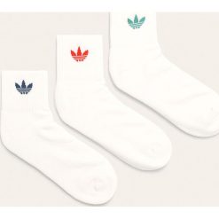 Adidas Originals - Skarpety (3-pack). Białe skarpetki męskie adidas Originals, bez wzorów, z elastanu. Za 49,90 zł.