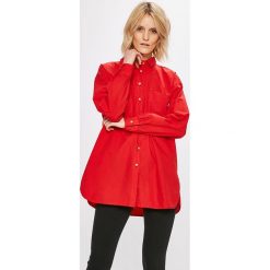 Answear - Koszula Stripes Vibes. Czerwone bluzki damskie marki ANSWEAR, na co dzień, s, bez wzorów, z bawełny, klasyczne, z klasycznym kołnierzykiem, z długim rękawem. W wyprzedaży za 79,90 zł.