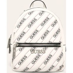 Guess Jeans - Plecak. Białe plecaki damskie Guess Jeans, z aplikacjami, z bawełny, eleganckie. W wyprzedaży za 399,90 zł.