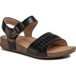 Sandały CLARKS - Un Perri Way 261487014 Black Leather. Czarne klapki damskie Clarks, bez wzorów, ze skóry, bez obcasa. Za 469,00 zł.
