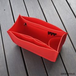 Organizer do torebki XXL - czerwony filc. Czerwone torebki klasyczne damskie Pakamera, bez wzorów, bez dodatków. Za 99,00 zł.