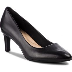 Półbuty CLARKS - Calla Rose 261360404 Black. Czarne półbuty damskie Clarks, bez wzorów, ze skóry, bez obcasa, na obcasie, bez zapięcia. Za 399,00 zł.
