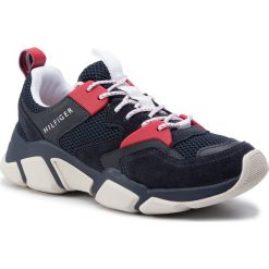 Sneakersy TOMMY HILFIGER - Chunky Material Mix Trainer FM0FM02287 Rwb 020. Niebieskie sneakersy męskie TOMMY HILFIGER, na co dzień, bez wzorów, ze skóry, bez zapięcia. W wyprzedaży za 319,00 zł.