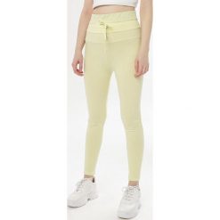 Żółte Legginsy Mariris. Żółte legginsy damskie Born2be, s, bez wzorów. W wyprzedaży za 59,99 zł.