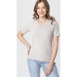 Szary T-shirt Sada. Szare bluzki damskie Born2be, s, bez wzorów, bez kołnierzyka, bez rękawów. W wyprzedaży za 54,99 zł.