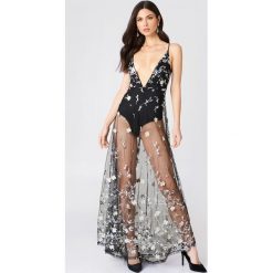 Długie sukienki: Boohoo Haftowana sukienka maxi - Black