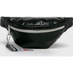 Tommy Jeans - Nerka. Czarne nerki damskie Tommy Jeans, bez wzorów, z jeansu, bez dodatków. Za 379,90 zł.