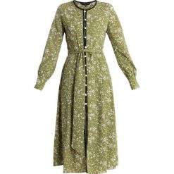 Sister Jane AMARANTH MIDI DRESS Sukienka koszulowa green/white. Zielone sukienki Sister Jane, s, z materiału, z koszulowym kołnierzykiem, midi, koszulowe. Za 359,00 zł.