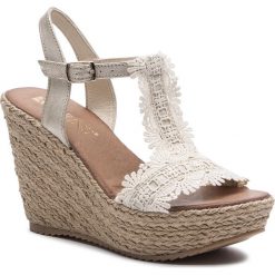 Espadryle CARINII - B4942 F76-000-000-C82. Espadryle damskie Carinii. W wyprzedaży za 249,00 zł.