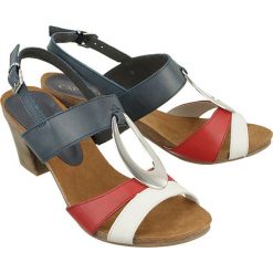 CAPRICE 28307-20 832 navy/red/white, sandały damskie. Czerwone sandały damskie Caprice, bez wzorów, bez obcasa, na obcasie, bez zapięcia. W wyprzedaży za 143,90 zł.