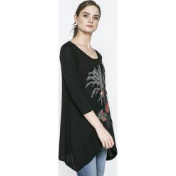 Desigual - Bluzka. Czarne bluzki damskie Desigual, na co dzień, s, z nadrukiem, z wiskozy, casualowe, z okrągłym kołnierzem, bez rękawów. W wyprzedaży za 89,90 zł.