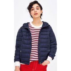 Pikowana kurtka z kapturem. Kurtki damskie Pull&Bear. Za 79,90 zł.