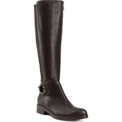 Buty damskie. Czarne kozaki damskie Wittchen, na co dzień, na zimę, ze skóry, eleganckie, przed kolano, na wysokim obcasie, bez zapięcia. W wyprzedaży za 429,90 zł.