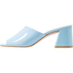 Chodaki damskie: L’INTERVALLE ZOLA Klapki light blue