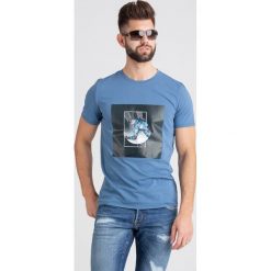 T-SHIRT Just Cavalli. Niebieskie t-shirty męskie xs, z nadrukiem, z bawełny, z okrągłym kołnierzem. Za 280,00 zł.