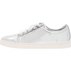 Trampki damskie slip on: Buffalo Tenisówki i Trampki mirror/silver