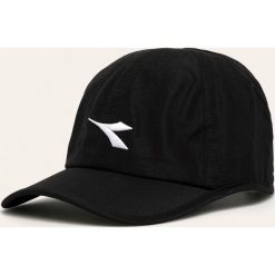 Diadora - Czapka. Czarne czapki damskie Diadora, bez wzorów, z mikrofibry. Za 59,90 zł.
