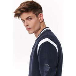 Sweter rozpinany typu bomber. Niebieskie swetry męskie Top Secret, na lato, m, w paski, z dzianiny. W wyprzedaży za 49,99 zł.