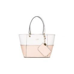 Torby shopper Guess KAMRYN TOTE. Brązowe torby damskie na zakupy Guess, z aplikacjami, bez dodatków. Za 471,20 zł.