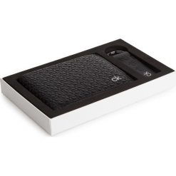Zestaw upominkowy CALVIN KLEIN - Giftbox 2 5Cc Coin + Keyfob 001. Czarne portfele męskie Calvin Klein, bez wzorów, ze skóry. Za 359,00 zł.