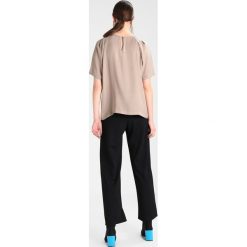 Bluzki damskie: Banana Republic PLEATED SHOULDER SOLID Bluzka vintage taupe
