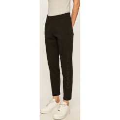 Calvin Klein Jeans - Spodnie. Czarne spodnie damskie Calvin Klein Jeans, s, z bawełny. Za 399,90 zł.