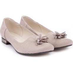 Dziurkowane balerinki - skóra naturalna - model 010 - kolor cappuccino. Baleriny damskie Zapato, bez wzorów, ze skóry, bez obcasa. W wyprzedaży za 173,40 zł.