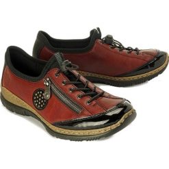 RIEKER N3268-02 red combination, półbuty damskie. Czerwone półbuty damskie Rieker, bez wzorów, z gumy, bez obcasa, bez zapięcia. Za 279,90 zł.