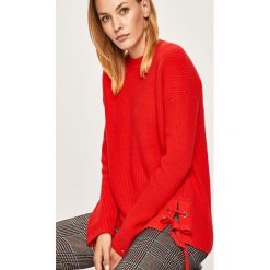 Tommy Hilfiger - Sweter. Czerwone swetry damskie TOMMY HILFIGER, s, bez wzorów, z bawełny, bez rękawów, bez kaptura. W wyprzedaży za 299,90 zł.