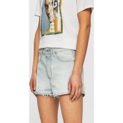 Wrangler - Szorty. Niebieskie szorty damskie marki Wrangler, s, bez wzorów, z bawełny, casualowe, z podwyższonym stanem. Za 199,90 zł.