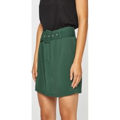 Glamorous - Spódnica. Zielone spódniczki damskie Glamorous, na co dzień, s, bez wzorów, z elastanu, midi, proste. W wyprzedaży za 89,90 zł.
