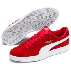 Puma Buty Męskie Smash v2 High Risk Red White P 42,5. Czerwone buty sportowe męskie Puma, z nubiku, bez zapięcia, tenisowe. Za 255,00 zł.