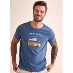 T-shirt w kolorze niebieskim. Niebieskie t-shirty męskie TATUUM, s, z nadrukiem, z okrągłym kołnierzem. W wyprzedaży za 62,95 zł.