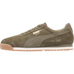 Puma ROMA NATURAL WARMTH Tenisówki i Trampki olive night/whisper white. Zielone trampki męskie Puma, z gumy. W wyprzedaży za 251,30 zł.