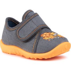 Kapcie SUPERFIT - 6-09254-20 Grau. Szare sandały chłopięce Superfit, z tworzywa sztucznego, bez zapięcia. Za 119,00 zł.