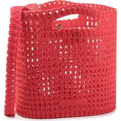 Torebka MELISSA - 34143 Red 01591. Czerwone torebki klasyczne damskie Melissa, bez wzorów, z tworzywa sztucznego, klasyczne, duże, bez dodatków. W wyprzedaży za 459,00 zł.