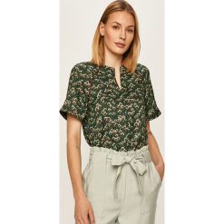 Scotch & Soda - Bluzka. Koszule damskie Scotch & Soda, na co dzień, xs, bez wzorów, z poliesteru, casualowe, bez kołnierzyka, z krótkim rękawem. W wyprzedaży za 159,90 zł.