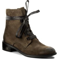 Botki CARINII - B4235 I43-E50-PSK-C58. Zielone buty zimowe damskie Carinii, z nubiku, na obcasie. W wyprzedaży za 239,00 zł.