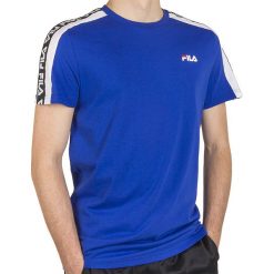FILA THANOS > 687700-A484. Koszulki męskie Fila, xl, z aplikacjami, z bawełny, klasyczne, z okrągłym kołnierzem, z krótkim rękawem, krótkie. Za 149,99 zł.