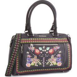 Torebka DESIGUAL - 19SAXFAN 2000. Czarne torebki klasyczne damskie Desigual, bez wzorów, ze skóry ekologicznej, klasyczne, bez dodatków. W wyprzedaży za 189,00 zł.