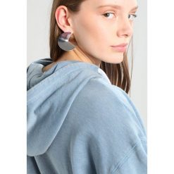 Bluzy rozpinane damskie: Juicy Couture FRENCH TERRY Bluza z kapturem washed indigo